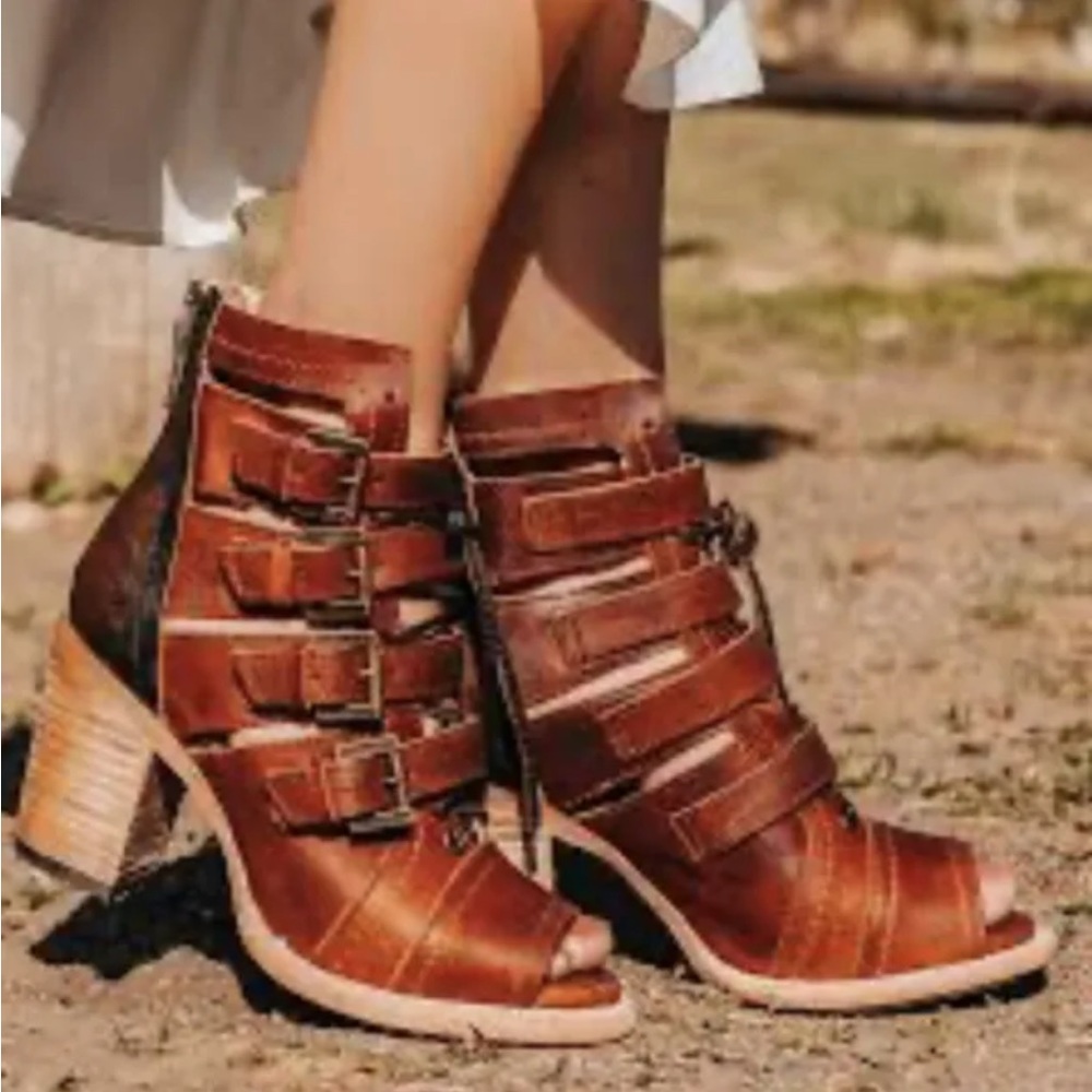 Freebird Womens size 5 “Braeden” Buckles Peep-Toe bohemian leather heeled sandal